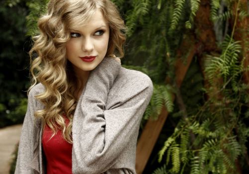 Gorgeous Taylor Swift HD Quality Wallpaper
