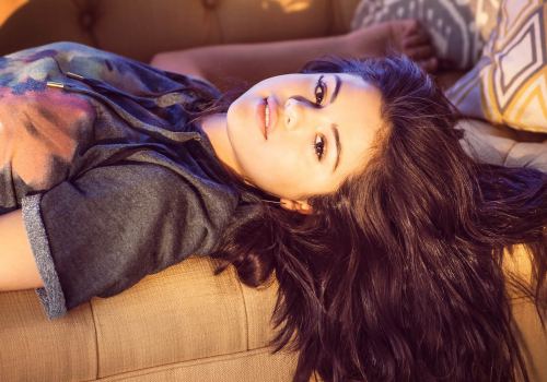 Stunning Selena Gomez Full HD Wallpaper